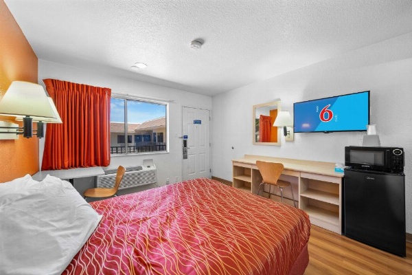 Motel 6 Big Bear image 15