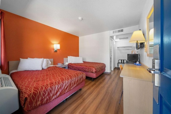 Motel 6 Big Bear image 8